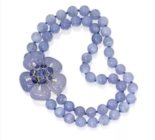 辛普森夫人的珠宝欣赏，这条珍珠项链，形状几乎完美，光泽亮丽