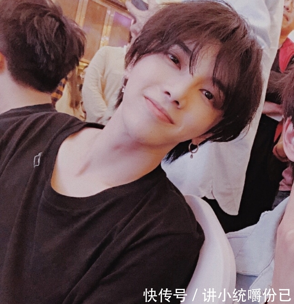 游娱君 又开始了华晨宇演唱会片花曝光,又强调自己游戏水平好