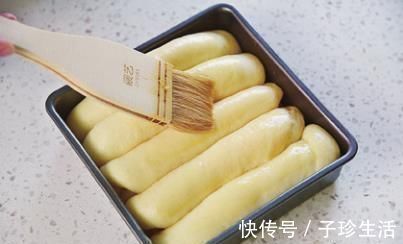 一碗面粉,一包牛奶,掌握这个配方,这款面包的造型也比较简单