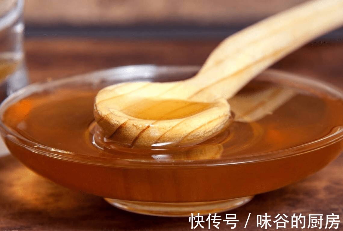 蓝莓|春季润肤,女人要多吃这6种食物,营养全面,水润嫩白显年轻