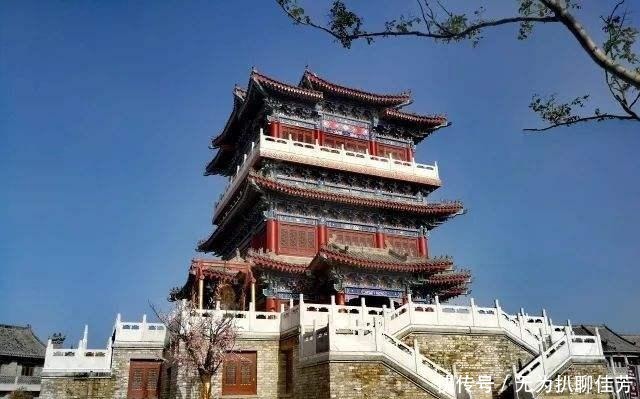 本身|为何说这首诗它最大的特点,是作者不加议论就让事实本身说话?