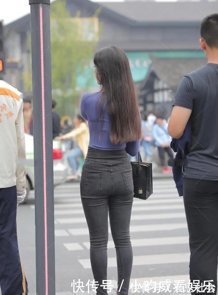 高跟鞋 百搭的牛仔裤与不同的穿衣技巧,搭出别样的风格