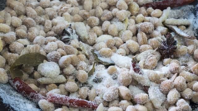  必备|4款花生米做法，下酒与当作小零食都不错，好吃不上火，家宴必备