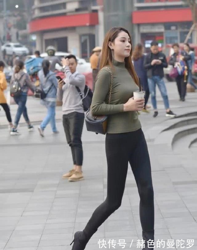 穿搭 简约中穿出品质感，修身裤穿搭让你的造型更显时尚靓丽！