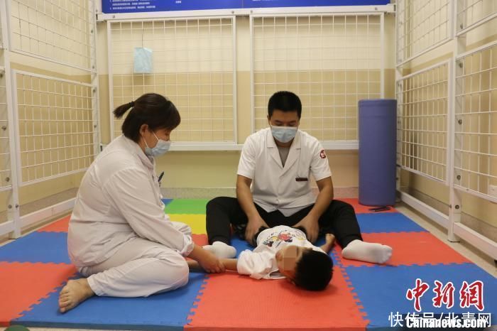 患者|广西特殊儿童康复师：帮助患者和家属融入社会