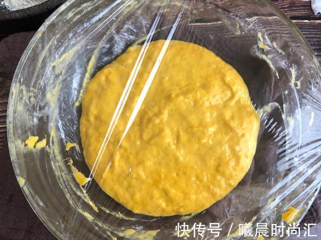 切南瓜|南瓜发糕不揉面，拌一拌，蒸一蒸，松软香甜，比馒头米饭好吃太多