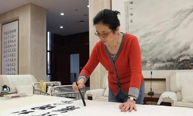 丑书！13个委员会产生难，打击“丑书”难，新一届中书协为何这么难