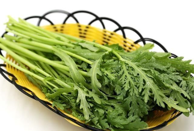 残叶|失眠最怕的一盘菜,每天吃上一回,可让你睡觉睡到自然醒