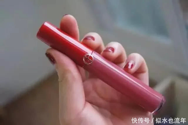 还在犹豫不决如何选择口红？据说每个女神化妆台上都拥有这些唇膏