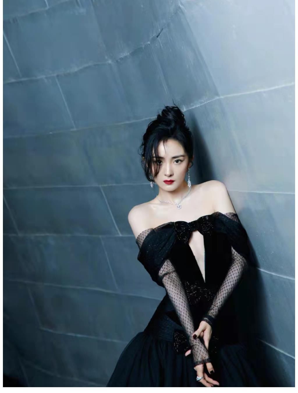 杨颖|2021女明星红毯封神造型,迪丽热巴,可爱在性感面前不值一提