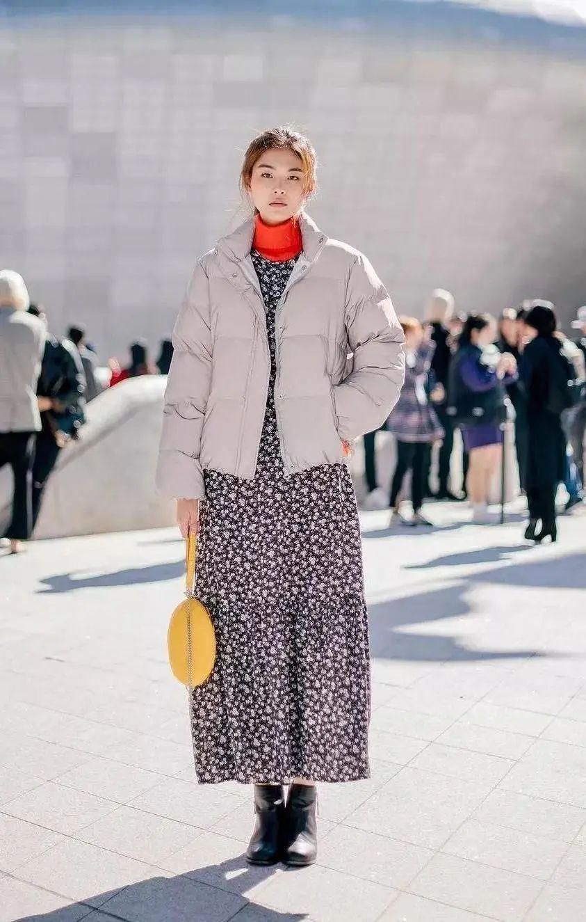羽绒服+裙子=2021年最王炸组合,早穿早美!