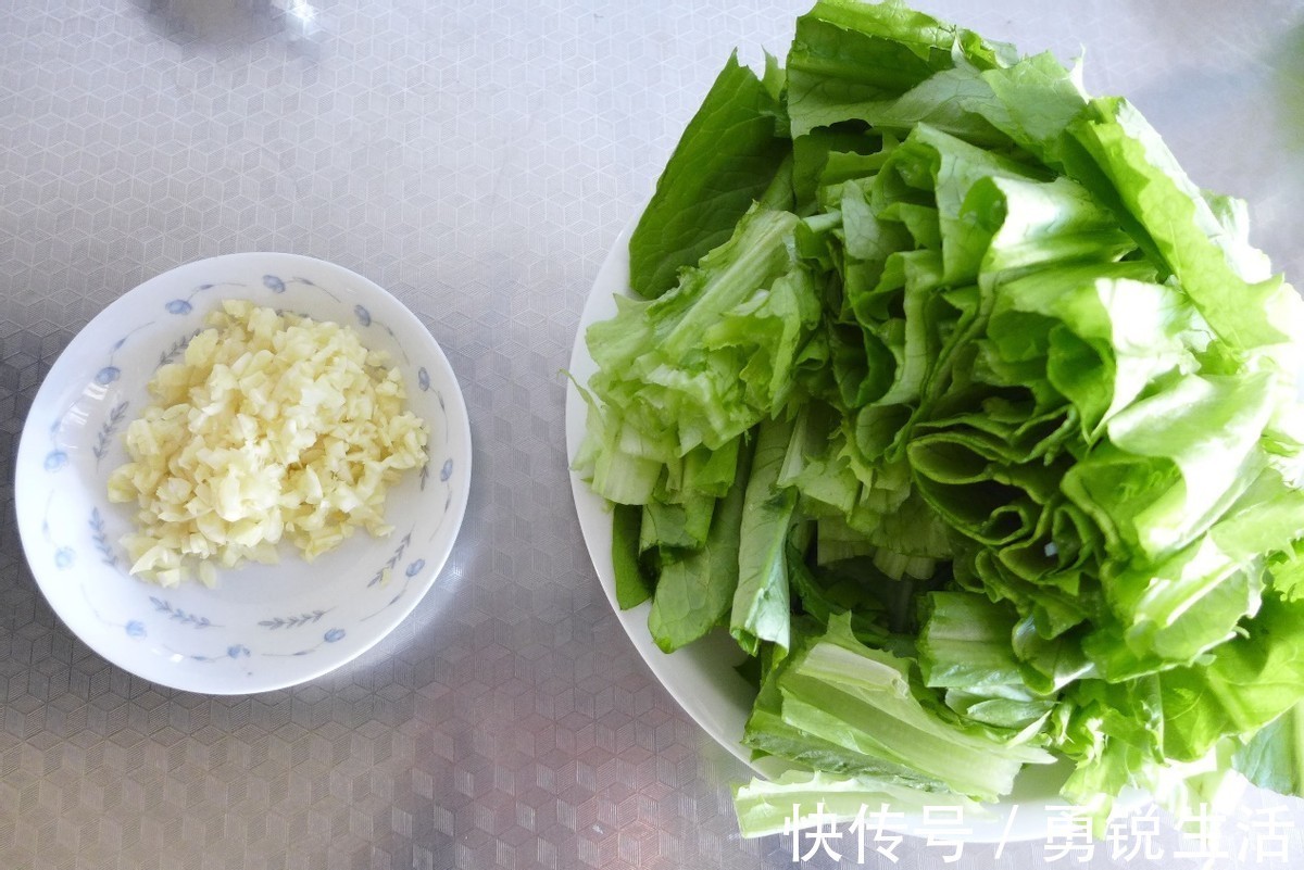 蒜瓣|油麦菜口感清爽，搭配蒜蓉素炒，太好吃了