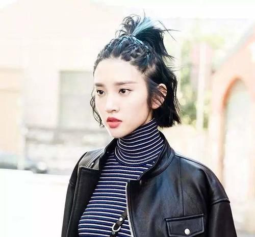 气质|冬天再懒也不要散着头发了,有静电!试试这几款扎发,气质又迷人
