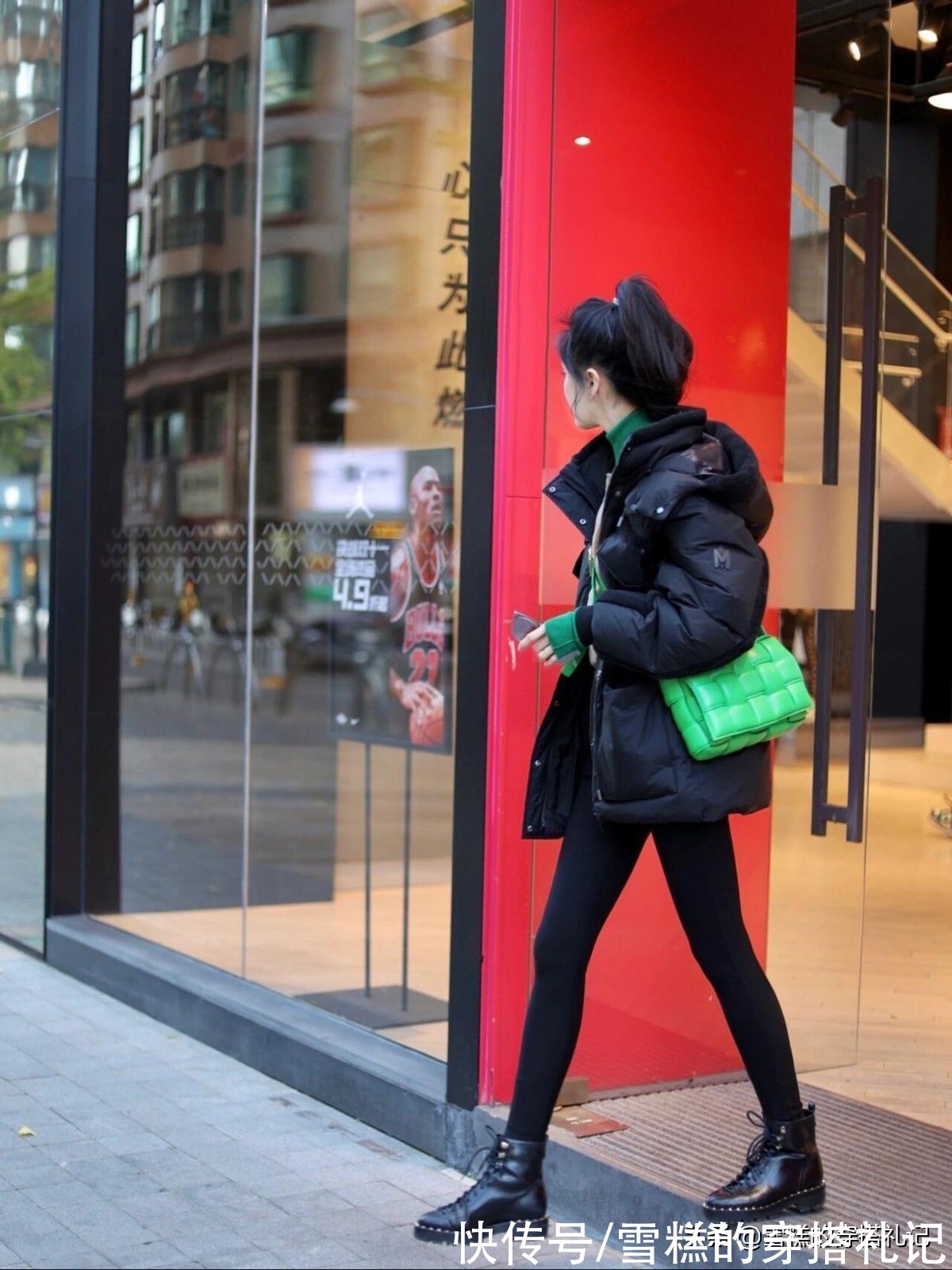 短靴 扔掉阔腿裤吧！今年流行穿“鲨鱼裤”，配上短靴、老爹鞋太时髦了