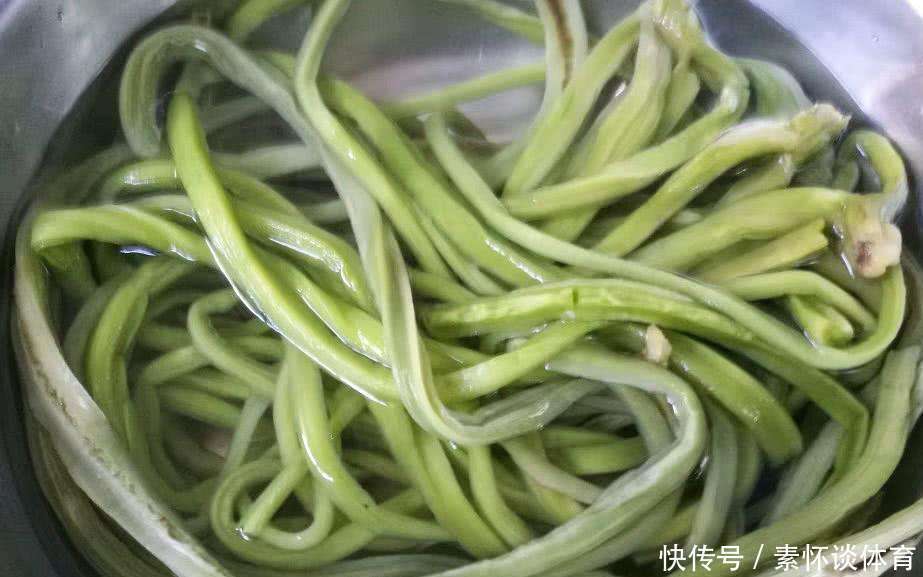 快出伏了,这菜必买一捆,准时上厕所,便秘消失了,家人多吃脾胃好