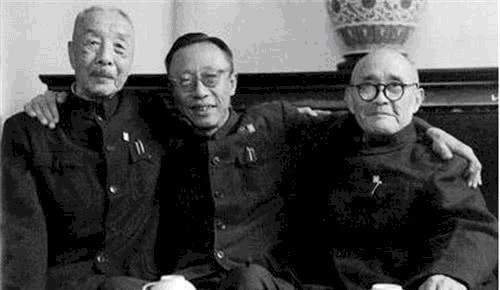 偶遇|溥仪晚年在故宫偶遇一老头，脸色顿时一变，老头：别怕，不杀你