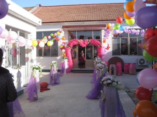 新郎|“最穷婚礼”走红全网,婚礼现场新郎哭着表白:一定不会辜负她