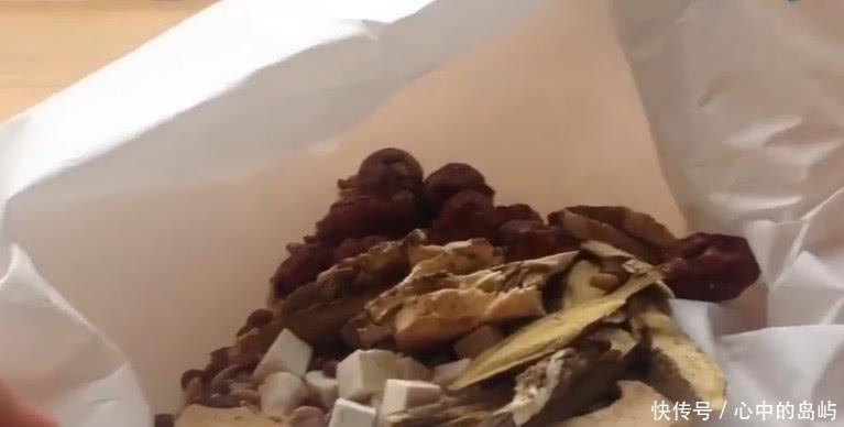 野草|农村这种常见的野草,药用功效极高,外面卖一斤10元或许你见过