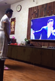 |搞笑GIF:姐忍了这么多年,到时候好好发泄一下了!