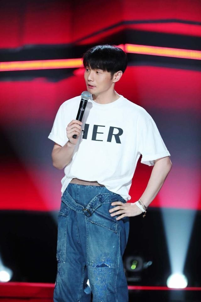 《好声音》迎来首位差评导师,出道15年还不如李荣浩,被指没实力