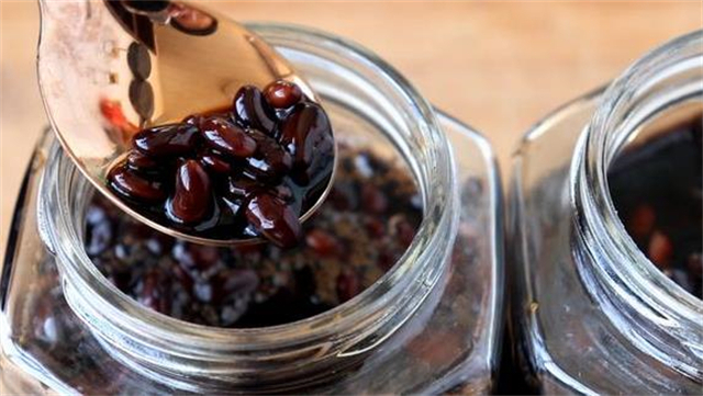 黑豆|黑豆不打豆浆、不熬粥,教你养生吃法,做法简单,比买的补药还补