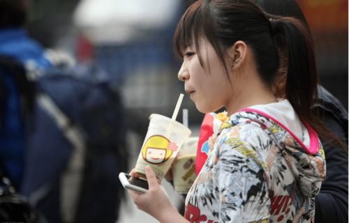 小白|女生被闺蜜一月20次“753”，查出肝癌，医生说：真是“好”闺蜜