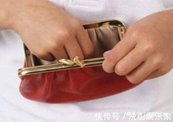 父母|家长多次管教,为什么孩子还会“偷钱”原因多半在父母身上