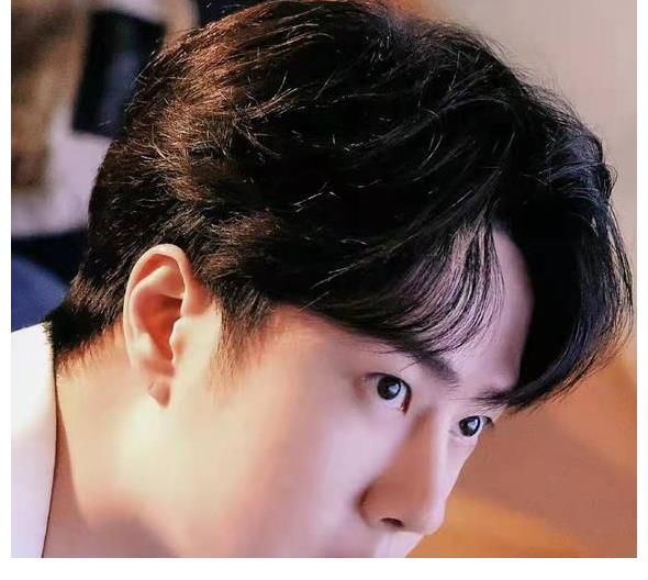 王一博是真胖了,还是因为他太红招人嫉妒?开年被三黑是得罪了谁