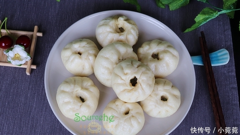 早餐别只会豆浆油条,教你做包子蓬松香软,比豆浆营养,比油条香