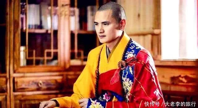 朱元璋请他喝酒,他喝醉后随口说1句话,酒醒后剃光头逃过一劫
