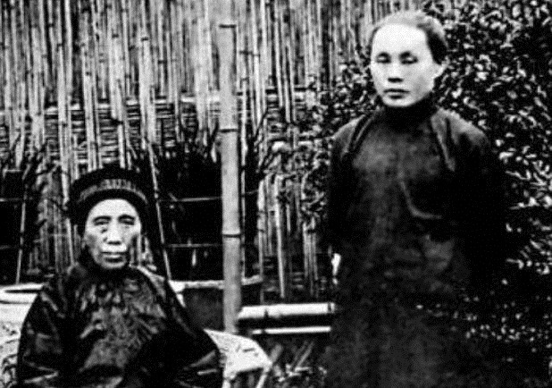 张琼华!郭沫若做过哪些奇葩事与鲁迅对骂,自比天狗,还有一件让人不齿!