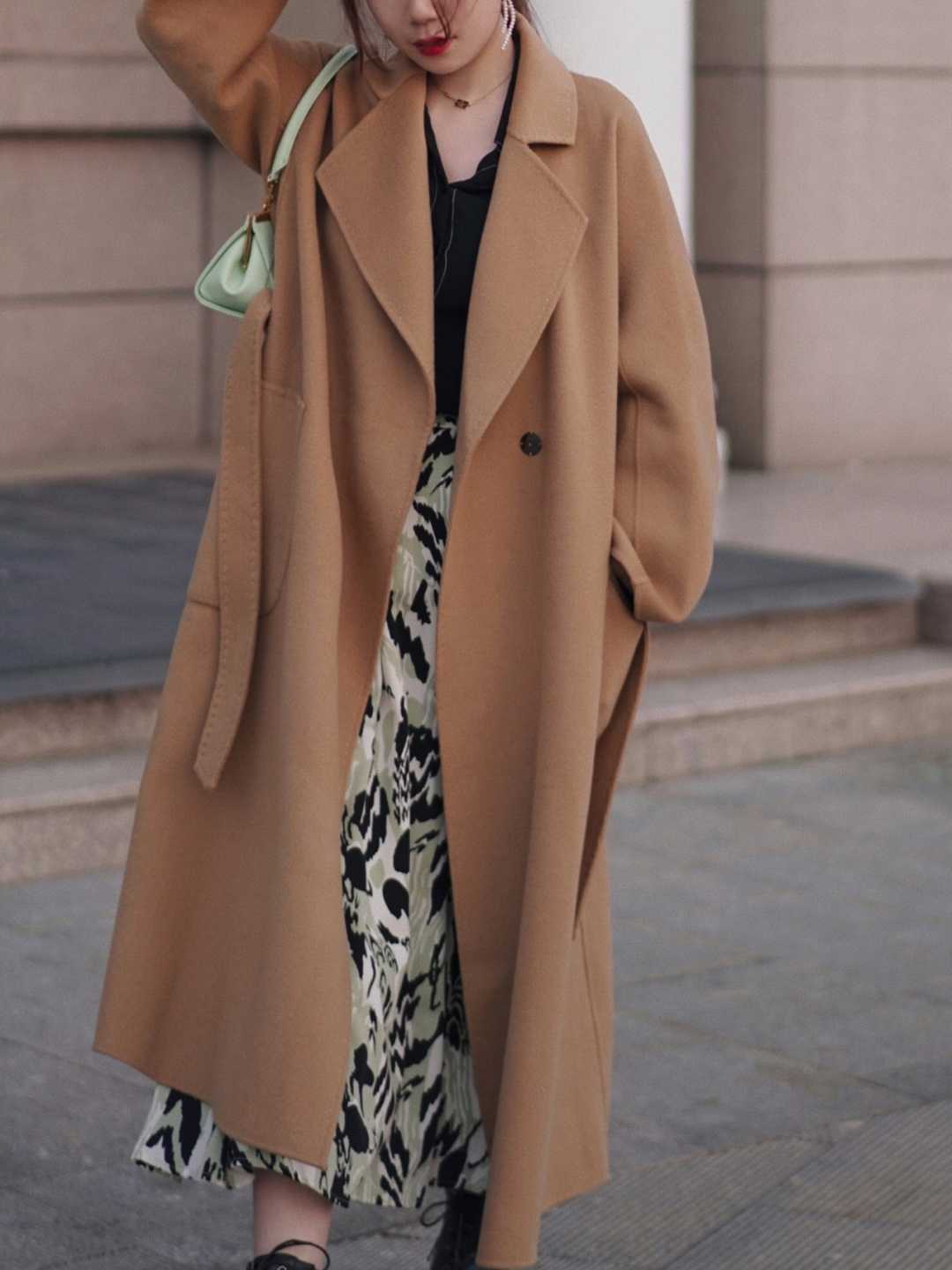 搭配 想要把基础驼色穿出高级感,一定要用它这几种配色,效果超级赞