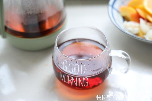 搞定|夏天饮料别再买了,教你在家自制水果茶,简单几步就搞定,超好喝