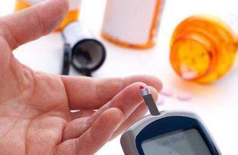 血糖控制|糖尿病人也能吃甜食专家说能，记住2点，放心吃