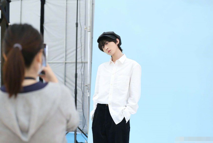 选秀成“回锅肉”专属？张艺兴跳槽《少年之名》，回锅肉大乱炖