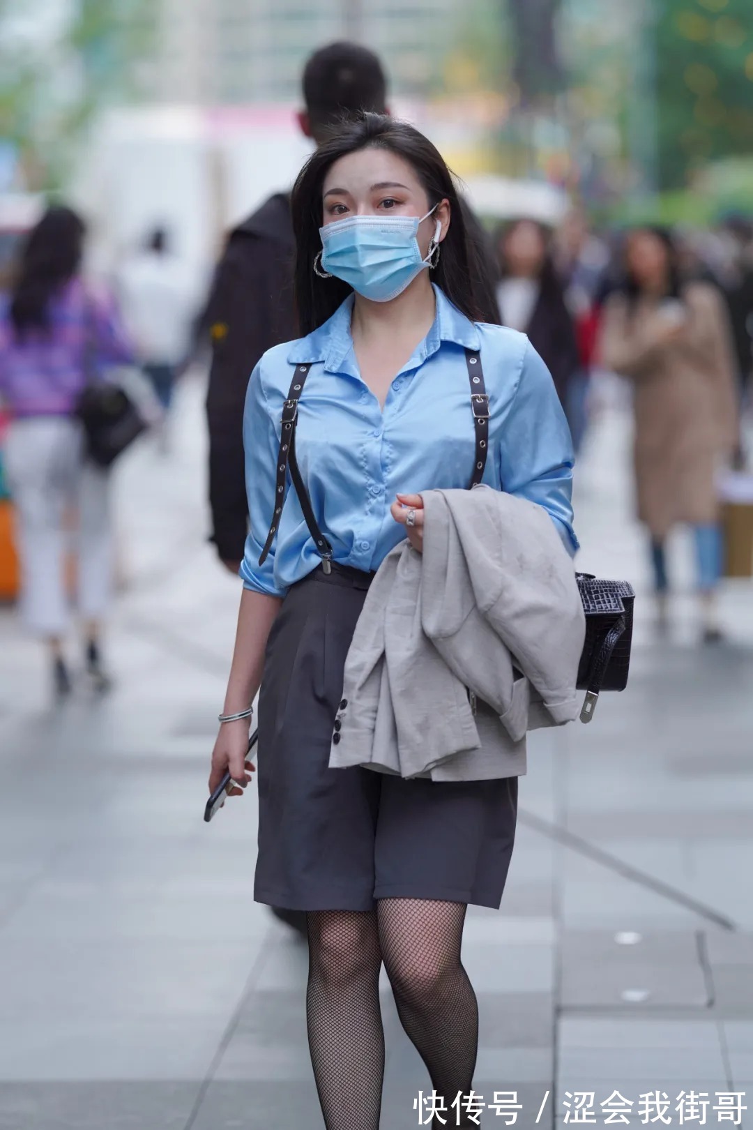 时尚 穿蓝衣的时尚女生