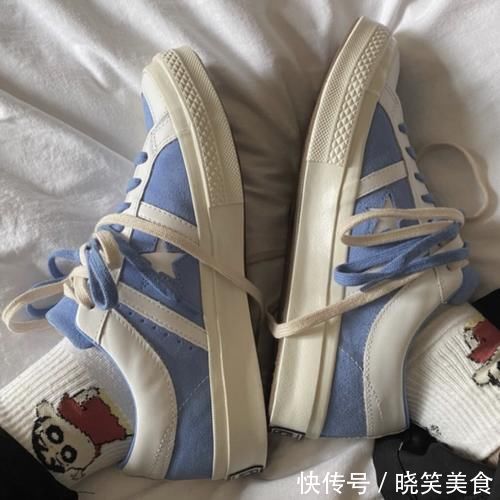 estar 本以为1970s够美了,看到匡威这双“星星鞋”,00后爱到舍不得脱