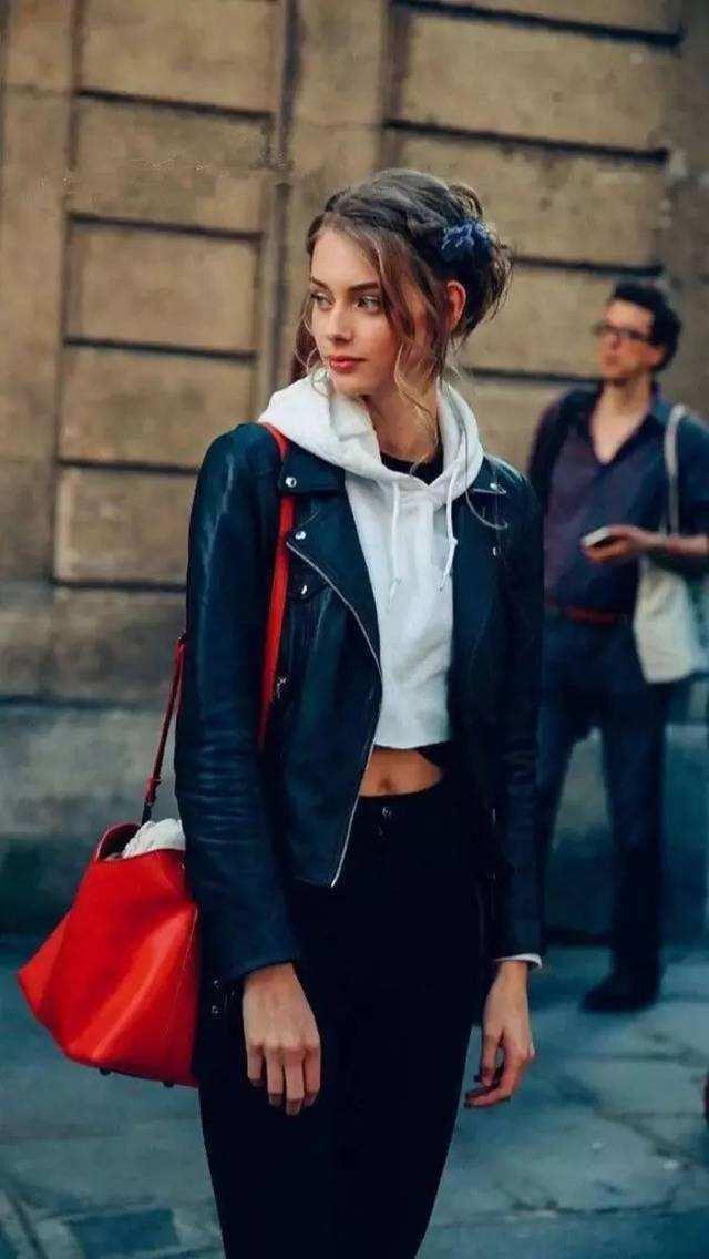 今年流行新穿法—卫衣叠穿外套,时髦酷炫,咋配都好看