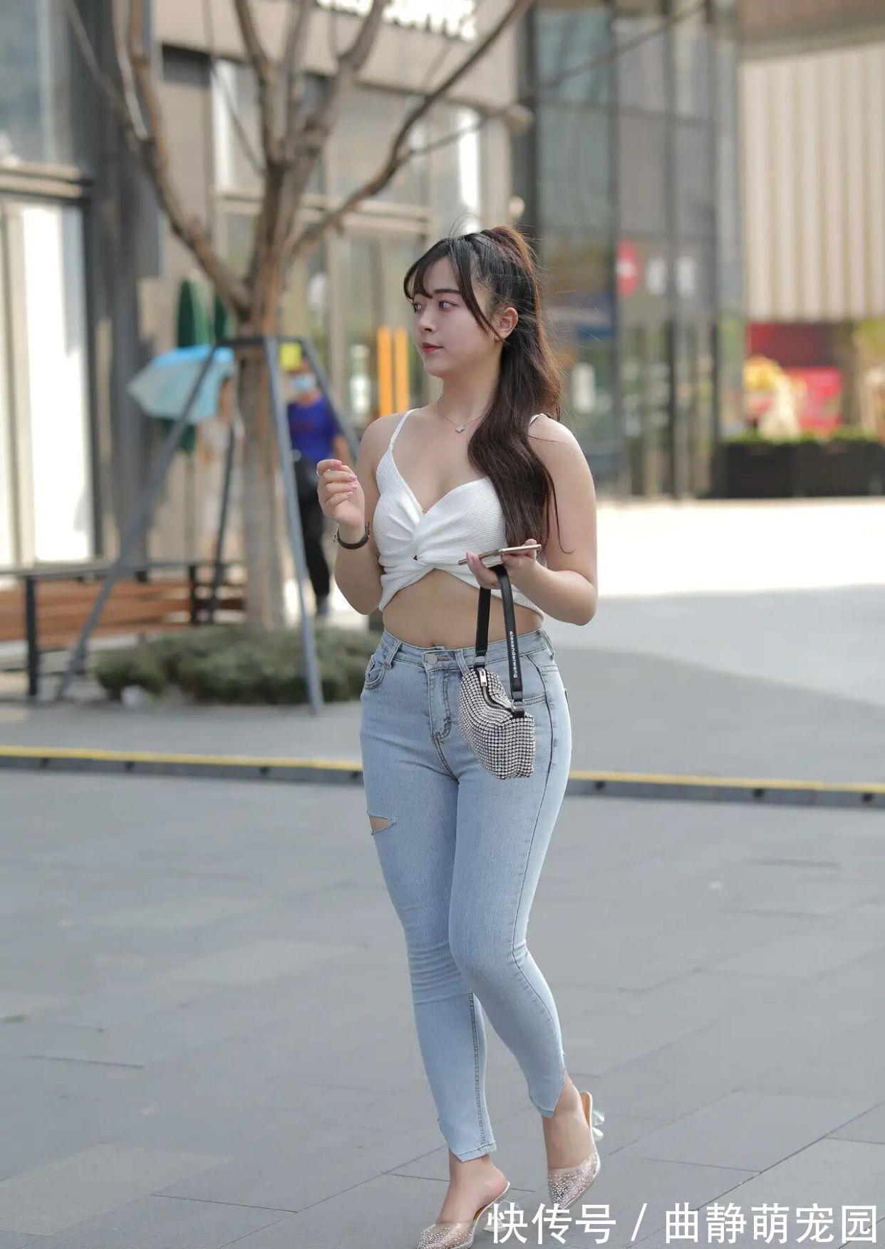 高跟鞋|小姐姐展示的只是她的背影和侧脸，但是这些足以衬托出她身上魅力