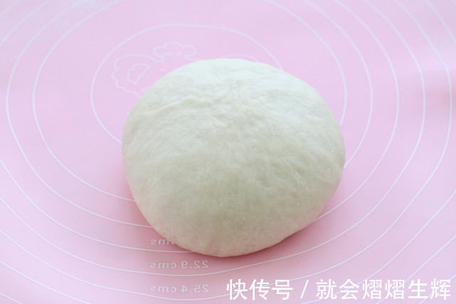 馒头不蒸了,用平底锅就能做,外脆内软奶香浓郁,一口一个真过瘾