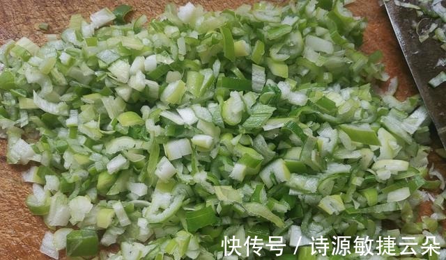 蒸包子我首选这馅润燥又杀菌,鲜香多汁特好吃,出锅连吃4个真香!