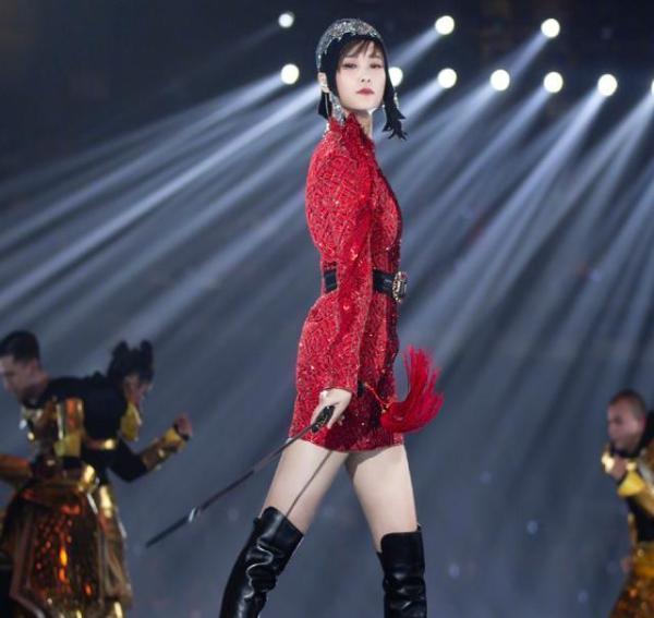 冰箱|李宇春的冰箱首曝光，連豆瓣醬都分類的她才是隱藏的“女版黃磊”