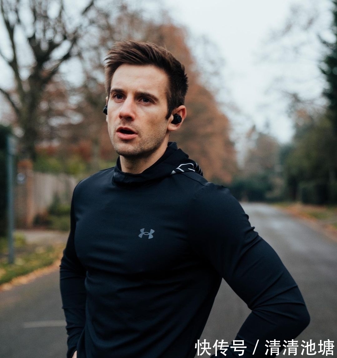 背部|英国健身男模,胸肌结实饱满腹肌迷人,一身腱子肉尽显男性魅力