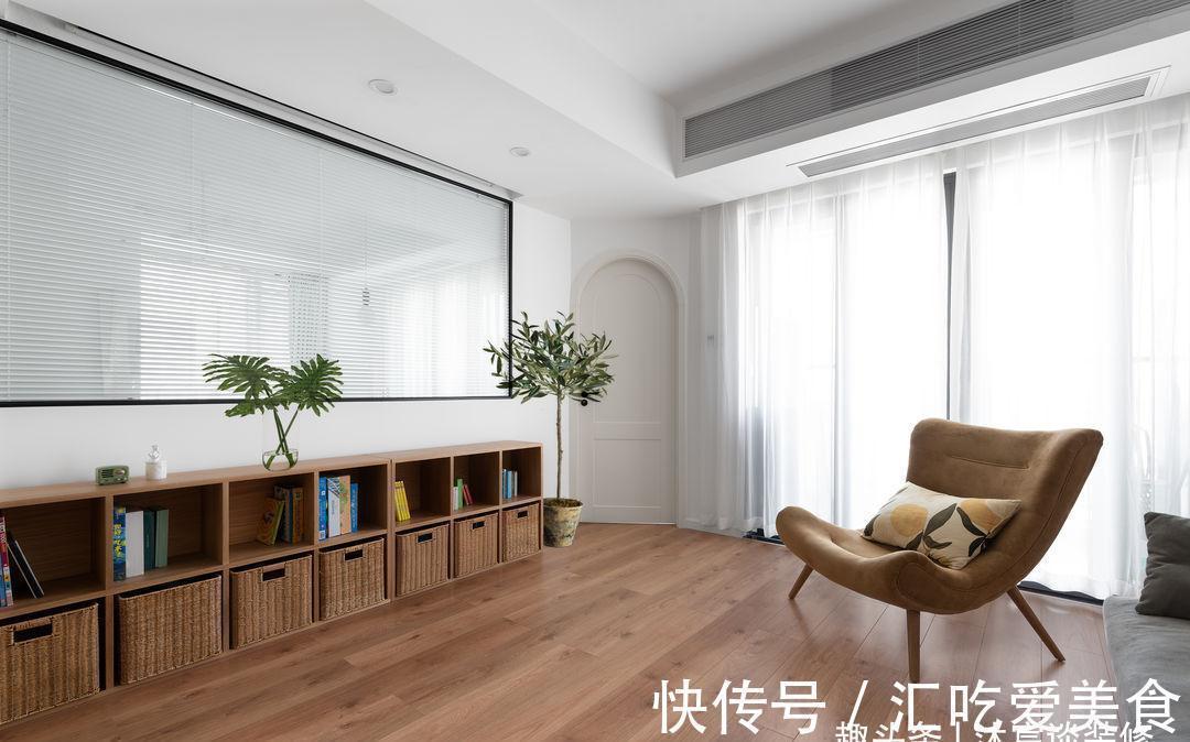 家居|客厅不要茶几和电视,77㎡越住越大,室内干净清爽,把人深深迷住