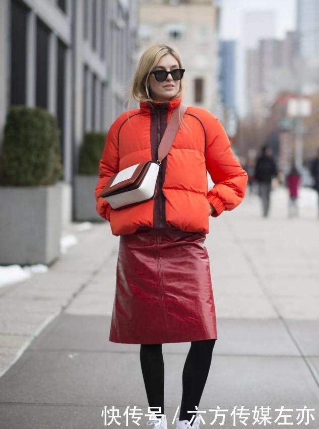 颜色融合感|女人买羽绒服,就选这3个颜色,显白显年轻,明年穿都不过时