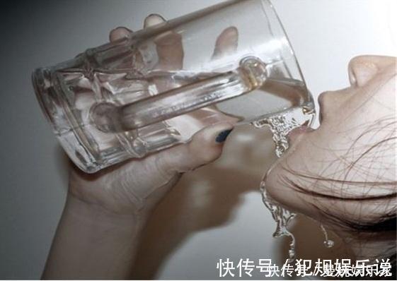 肾脏|为什么有的人一喝水就尿尿，有的人却很少尿尿，花点时间看看吧