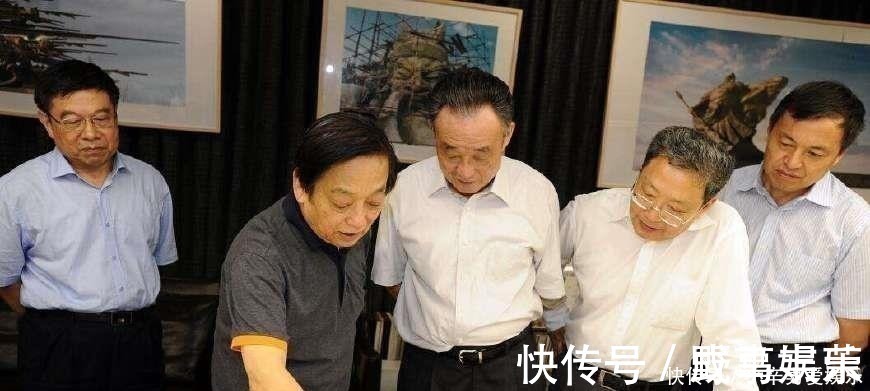 韩大师!丑书界又添新书法,美术家的“猴戏体”横空出世,还嫌不够乱