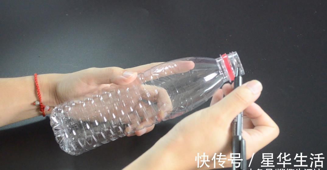 把毛巾塞进矿泉水瓶, 解决了一大堆人出游遇到的难题, 赶紧试一试