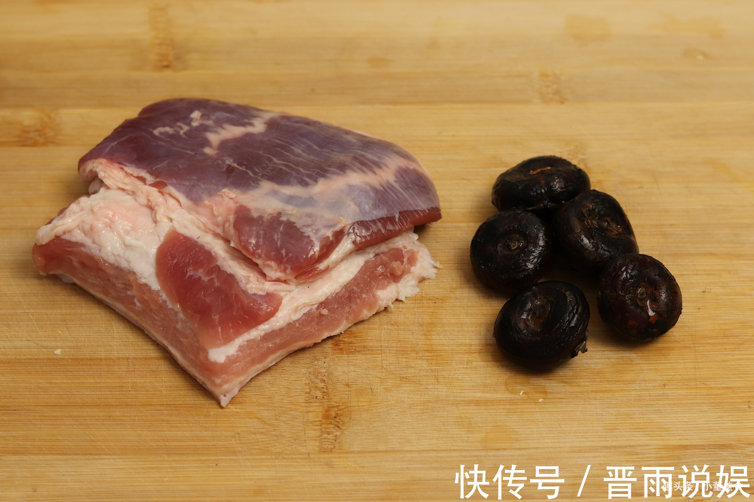 炸丸子|炸肉丸子，牢记“加2水，放3样”，丸子外酥里软，放凉也不硬