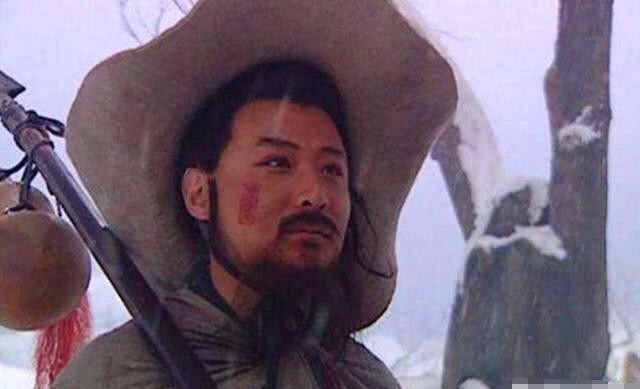 巨头|梁山好汉哪三个人可以完胜二龙山三巨头?当时没上梁山的不算?